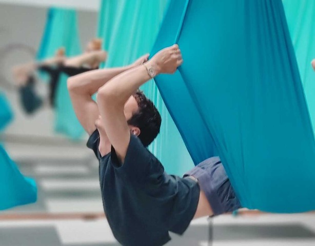 Aerial Yoga: Aberturas de Peito e Invertidas em Ombros 